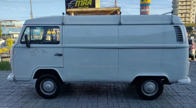 KOMBI 1.6 FURGÃO 8V GASOLINA 3P MANUAL - 2005 - CAXIAS DO SUL