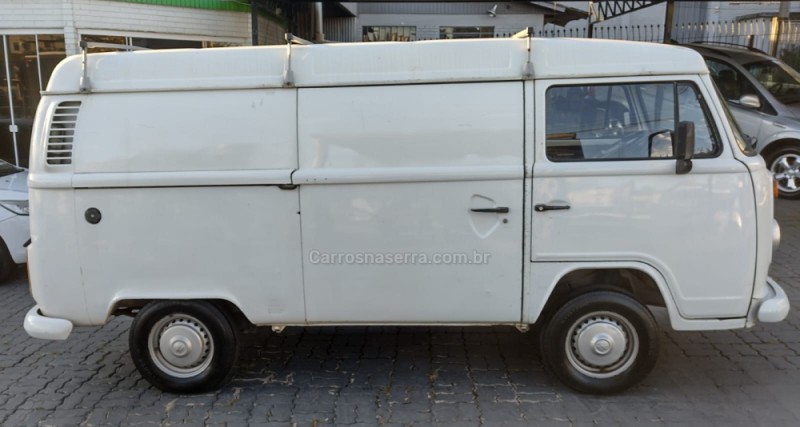 KOMBI 1.6 FURGÃO 8V GASOLINA 3P MANUAL - 2005 - CAXIAS DO SUL