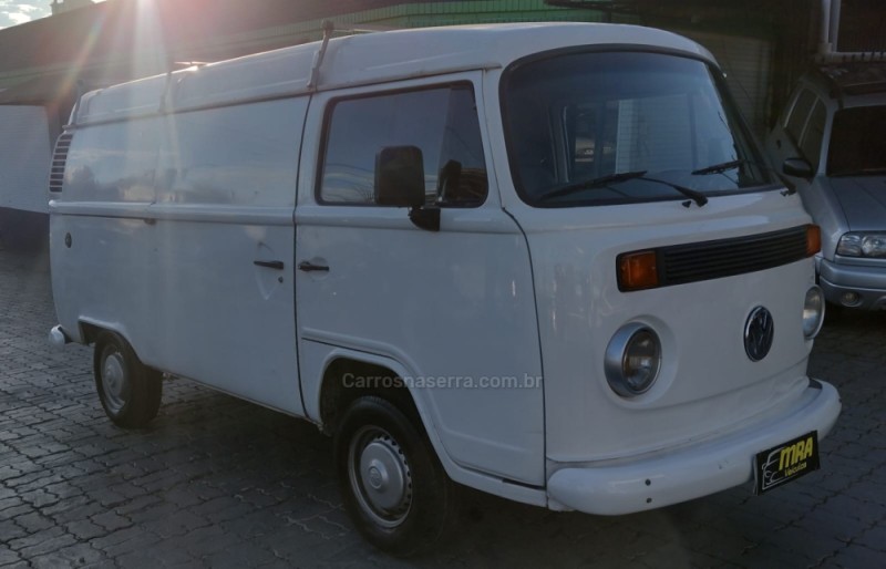 KOMBI 1.6 FURGÃO 8V GASOLINA 3P MANUAL - 2005 - CAXIAS DO SUL