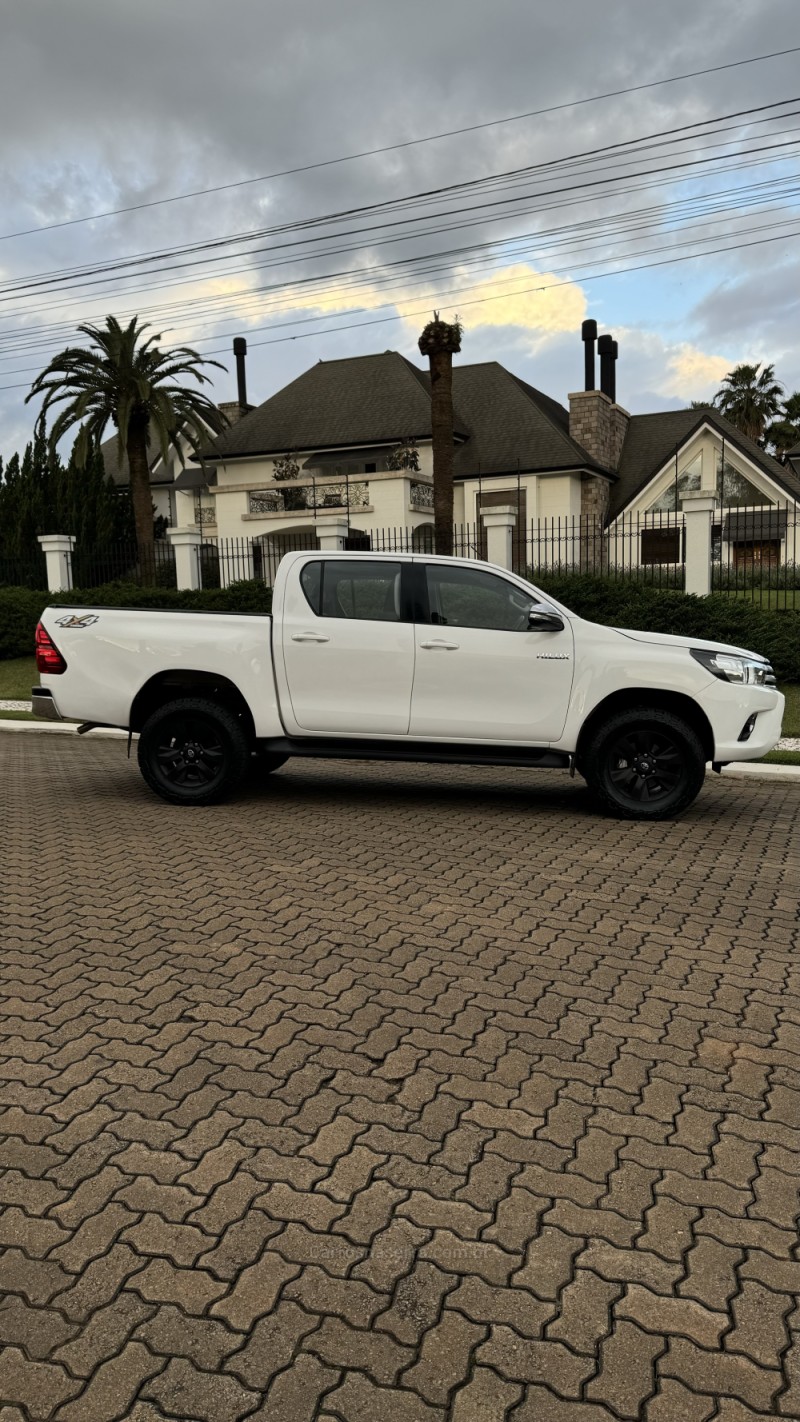 HILUX 2.8 SRV 4X4 CD 16V DIESEL 4P AUTOMÁTICO - 2017 - LAJEADO