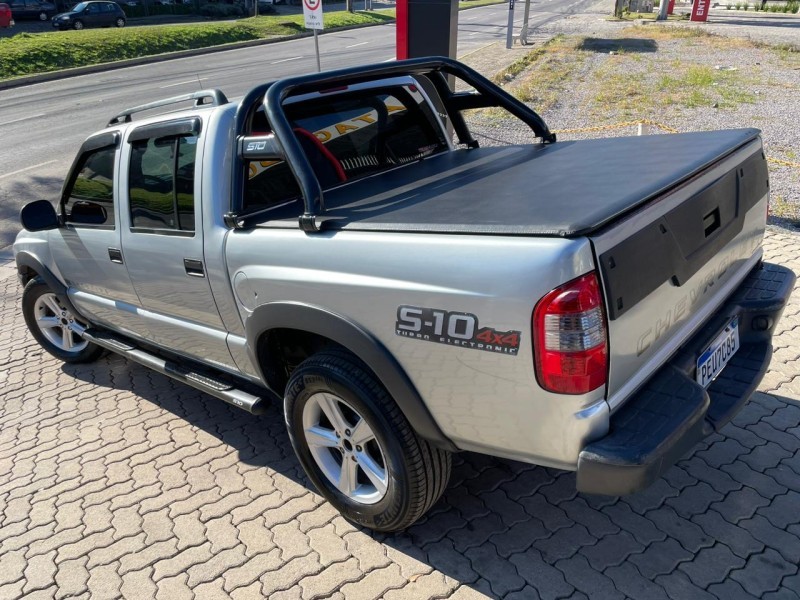 S10 2.8 EXECUTIVE 4X4 CD 12V TURBO ELECTRONIC INTERCOOLER DIESEL 4P MANUAL - 2011 - CAXIAS DO SUL