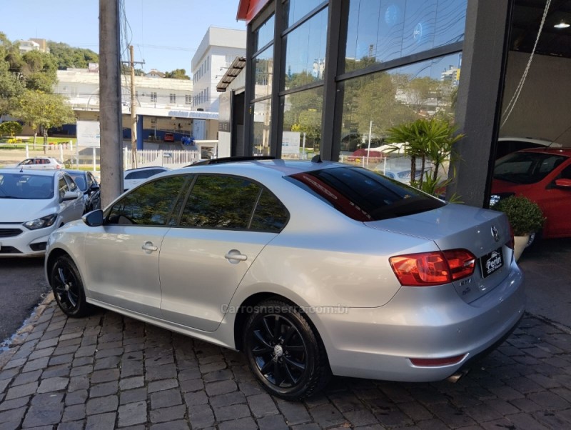 JETTA 2.0 COMFORTLINE FLEX 4P TIPTRONIC - 2012 - MARAU