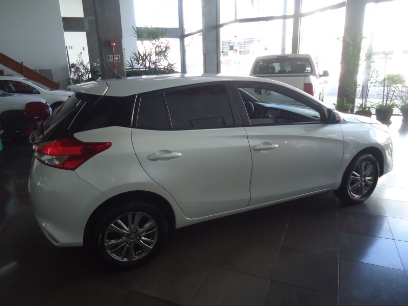 YARIS 1.5 XL CONNECT 16V FLEX 4P AUTOMÁTICO - 2022 - CAXIAS DO SUL