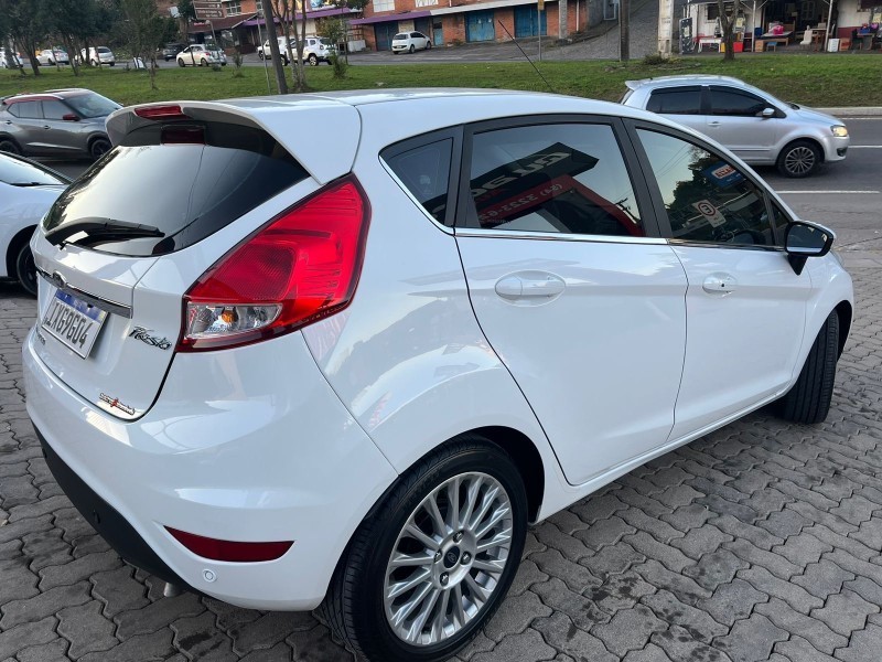 FIESTA 1.6 TITANIUM HATCH 16V FLEX 4P AUTOMÁTICO - 2016 - CAXIAS DO SUL