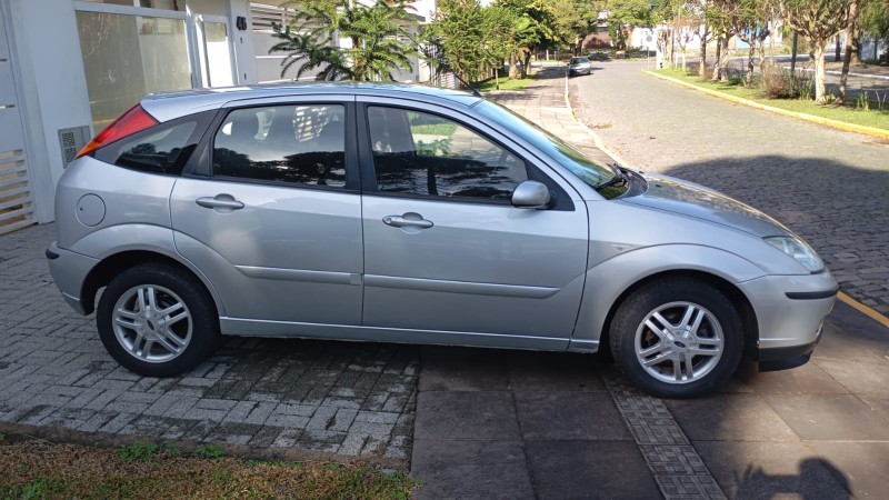 FOCUS 1.6 SE 16V FLEX 4P MANUAL - 2009 - FARROUPILHA