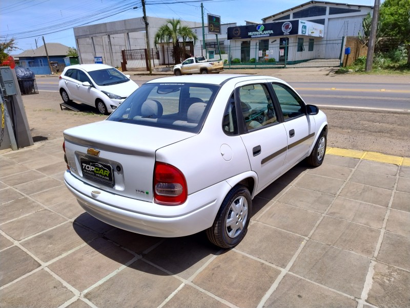 CORSA 1.0 MPFI CLASSIC SEDAN LIFE 8V FLEX 4P MANUAL - 2010 - VACARIA