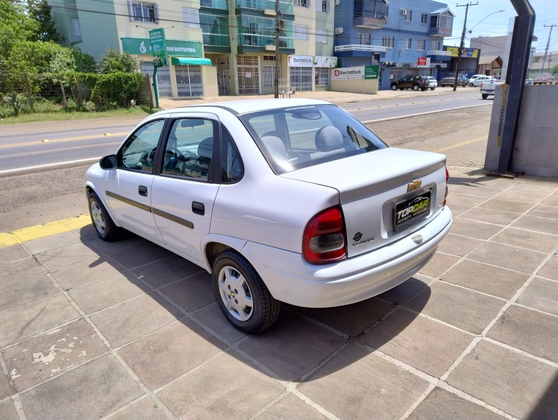 CORSA 1.0 MPFI CLASSIC SEDAN LIFE 8V FLEX 4P MANUAL - 2010 - VACARIA