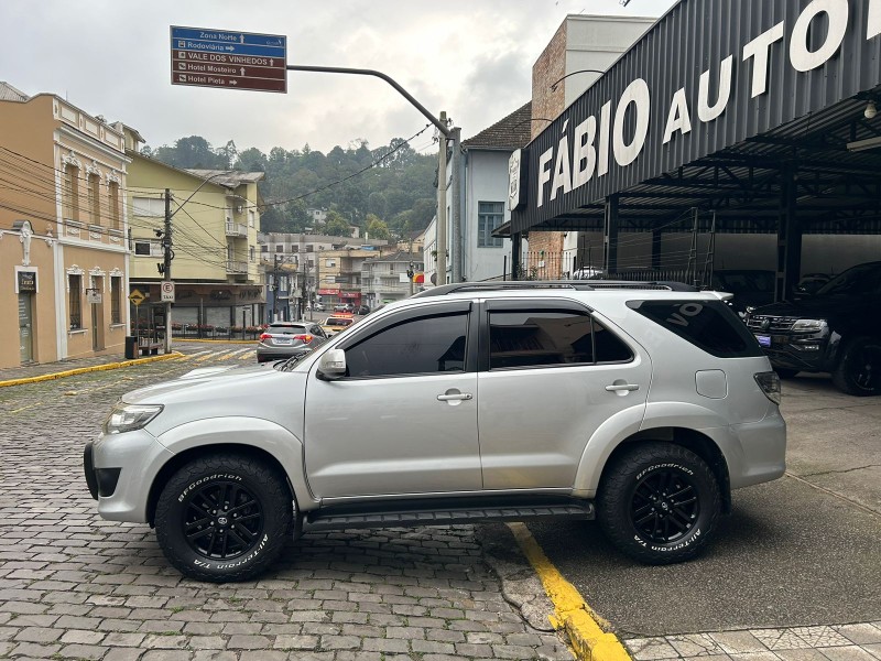 HILUX SW4 3.0 SRV 4X4 16V TURBO INTERCOOLER DIESEL 4P AUTOMÁTICO - 2013 - GARIBALDI