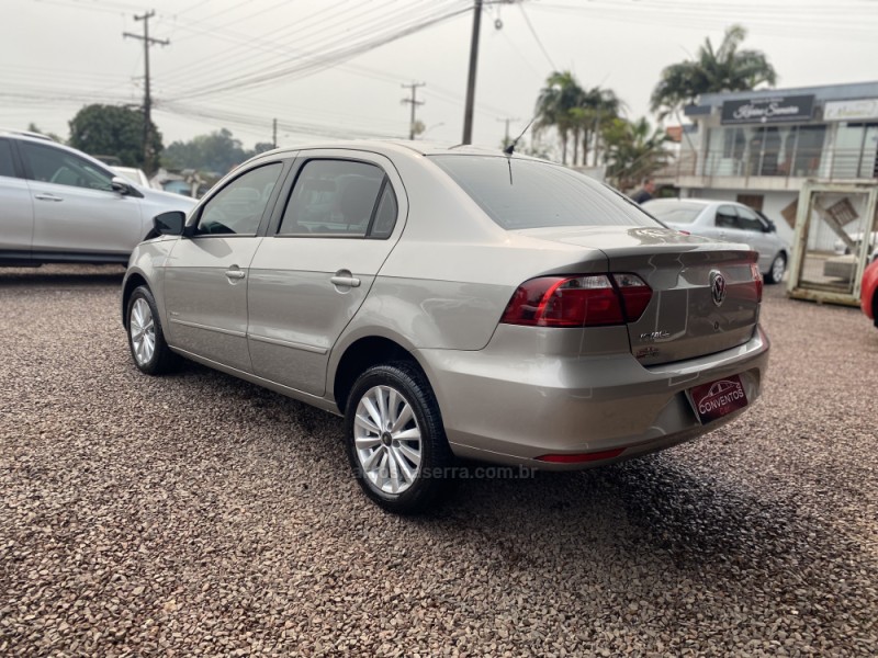 VOYAGE 1.0 MI TRENDLINE 8V FLEX 4P MANUAL - 2014 - LAJEADO