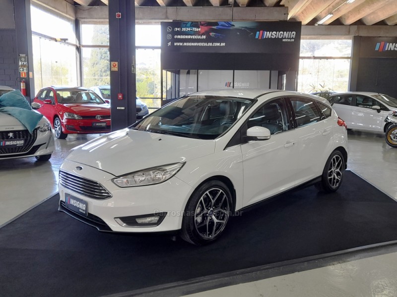 focus 2.0 titanium hatch 16v flex 4p automatico 2016 caxias do sul