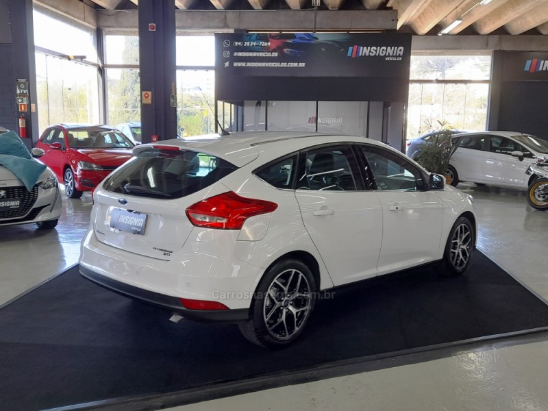 FOCUS 2.0 TITANIUM HATCH 16V FLEX 4P AUTOMÁTICO - 2016 - CAXIAS DO SUL