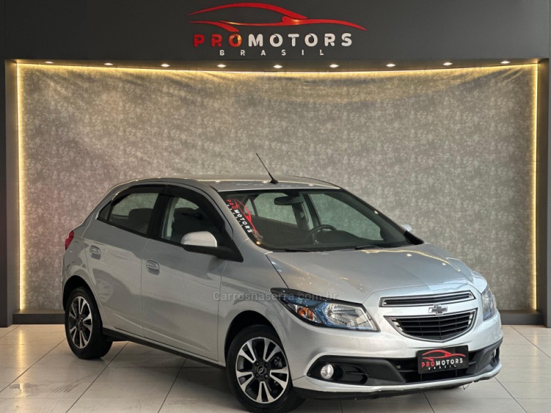 ONIX 1.4 MPFI LTZ 8V FLEX 4P MANUAL - 2015 - PORTãO