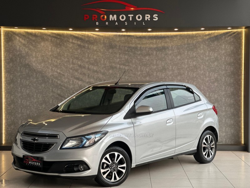 ONIX 1.4 MPFI LTZ 8V FLEX 4P MANUAL - 2015 - PORTãO