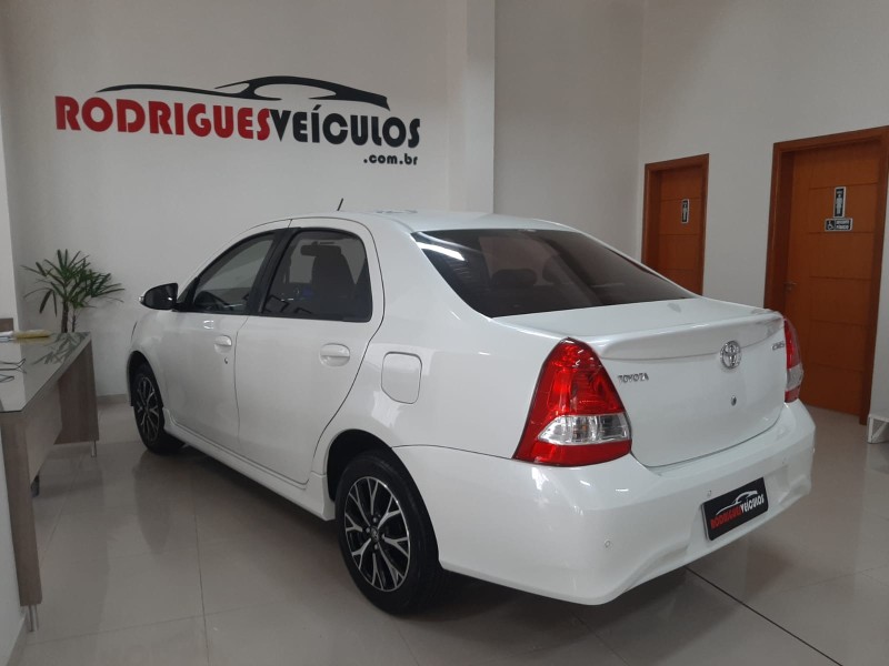 ETIOS 1.5 PLATINUM SEDAN 16V FLEX 4P AUTOMÁTICO - 2018 - CAXIAS DO SUL