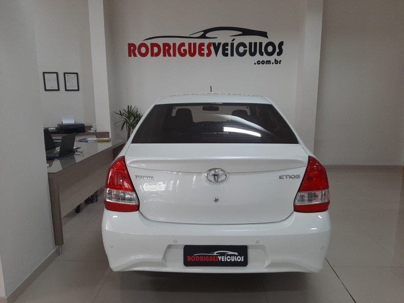 ETIOS 1.5 PLATINUM SEDAN 16V FLEX 4P AUTOMÁTICO - 2018 - CAXIAS DO SUL