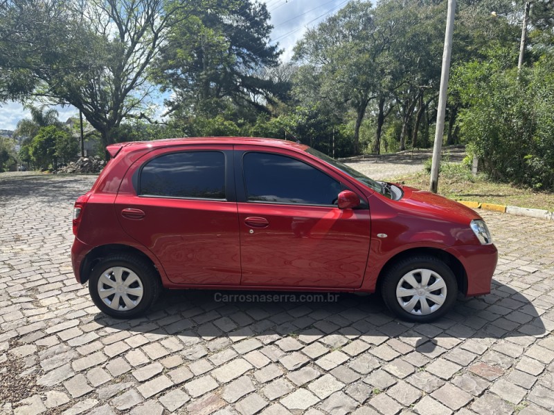 ETIOS 1.3 XS 16V FLEX 4P MANUAL - 2013 - NOVA PRATA