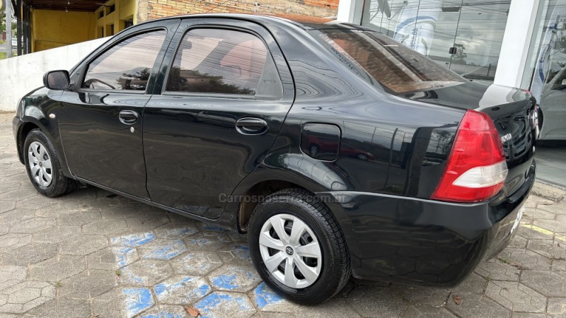 ETIOS 1.5 XLS SEDAN 16V FLEX 4P MANUAL - 2013 - GRAVATAí