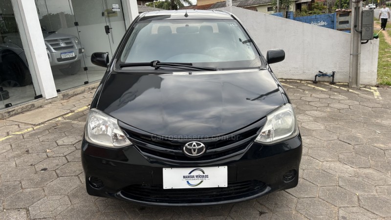 ETIOS 1.5 XLS SEDAN 16V FLEX 4P MANUAL - 2013 - GRAVATAí