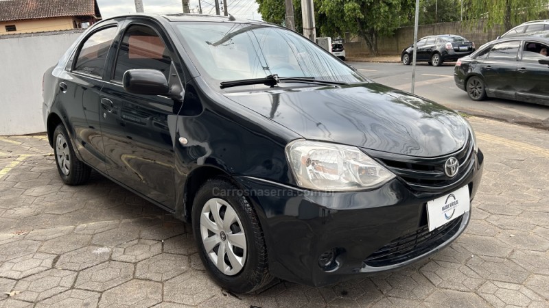 ETIOS 1.5 XLS SEDAN 16V FLEX 4P MANUAL - 2013 - GRAVATAí