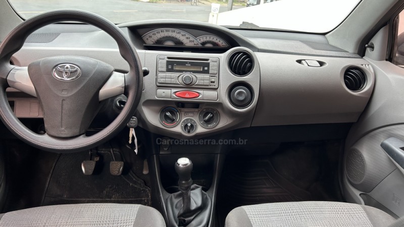 ETIOS 1.5 XLS SEDAN 16V FLEX 4P MANUAL - 2013 - GRAVATAí