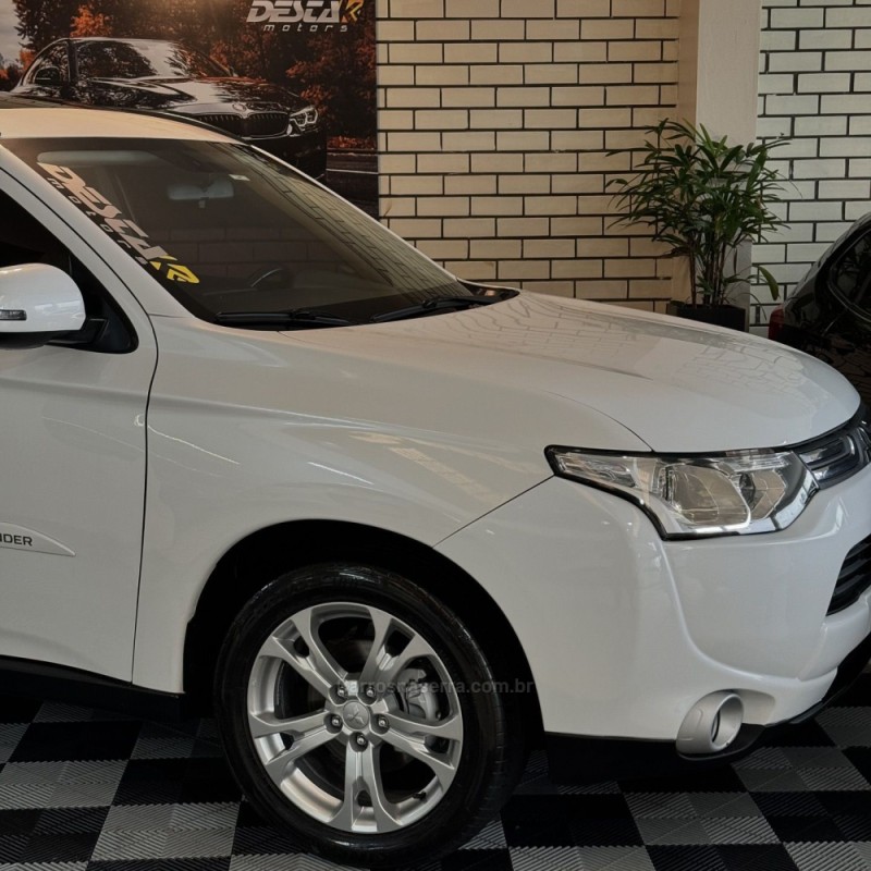 OUTLANDER 2.0 16V GASOLINA 4P AUTOMÁTICO - 2015 - NOVO HAMBURGO