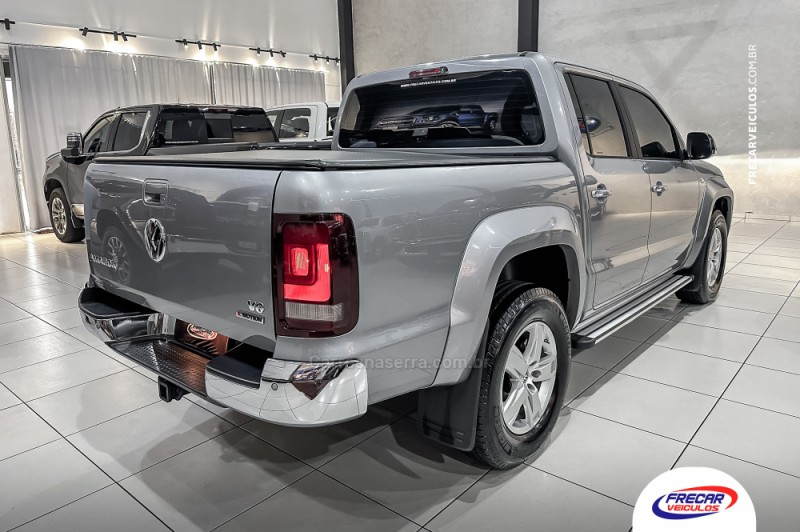 AMAROK 3.0 V6 TDI HIGHLINE CD DIESEL 4MOTION AUTOMÁTICO - 2023 - SARANDI