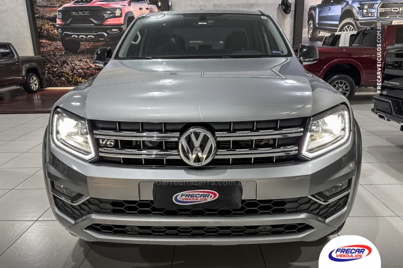 AMAROK 3.0 V6 TDI HIGHLINE CD DIESEL 4MOTION AUTOMÁTICO - 2023 - SARANDI