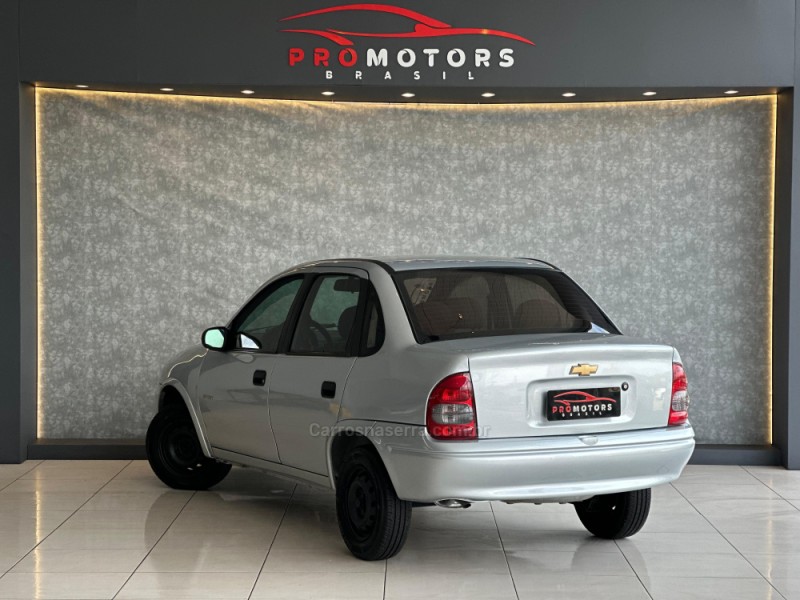 CLASSIC 1.0 MPFI SPIRIT 8V FLEX 4P MANUAL - 2009 - PORTãO