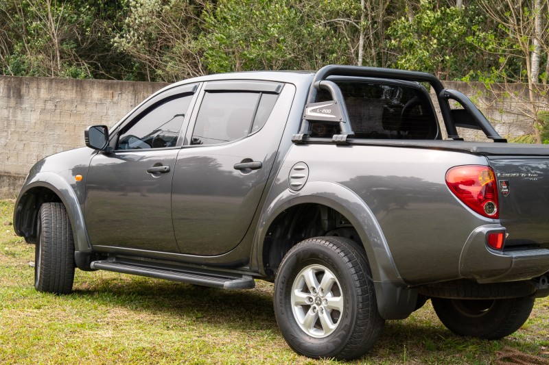 L200 TRITON 2.4 HLS 4X2 CD 16V FLEX 4P MANUAL - 2013 - CANELA