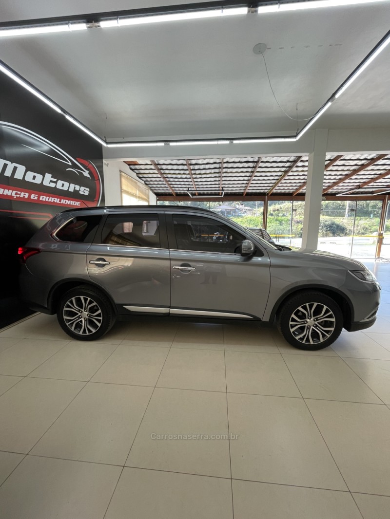 OUTLANDER 2.2 4X4 16V DIESEL 4P AUTOMÁTICO - 2016 - FARROUPILHA