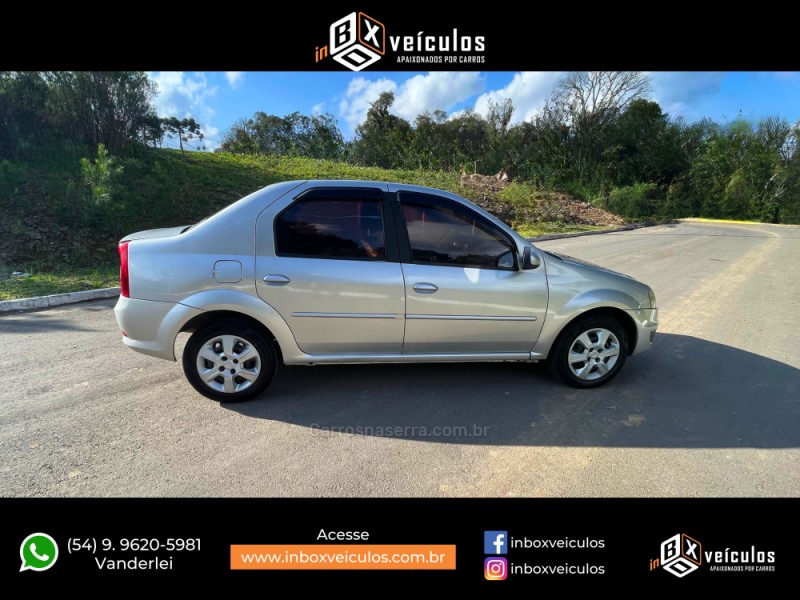 LOGAN 1.6 EXPRESSION 8V HI-FLEX 4P MANUAL - 2012 - GRAMADO