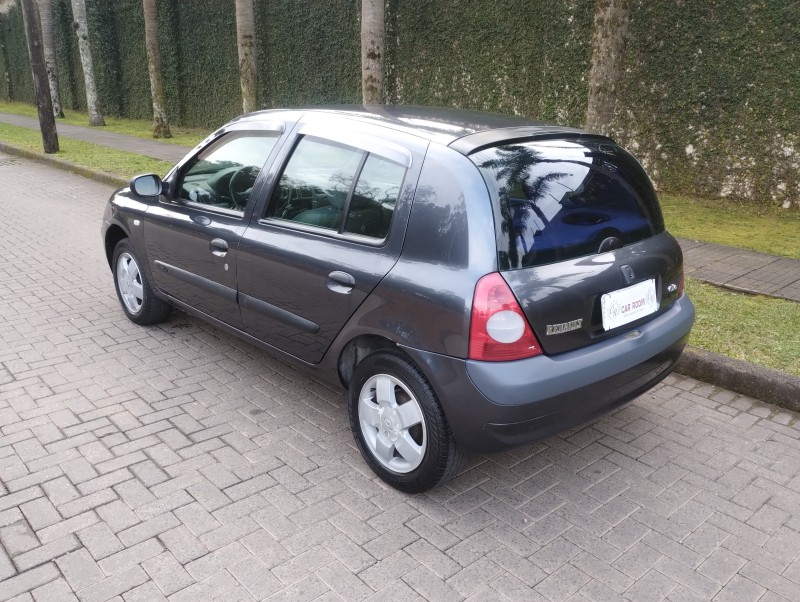 CLIO 1.0 AUTHENTIQUE 16V FLEX 4P MANUAL - 2004 - CAXIAS DO SUL