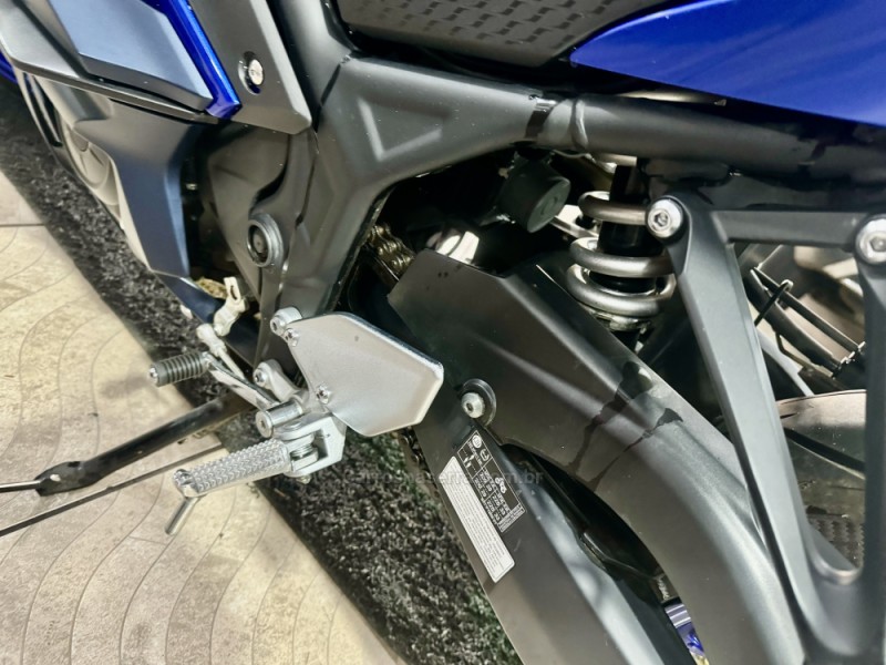 YZF R3 ABS - 2023 - LAGOA VERMELHA