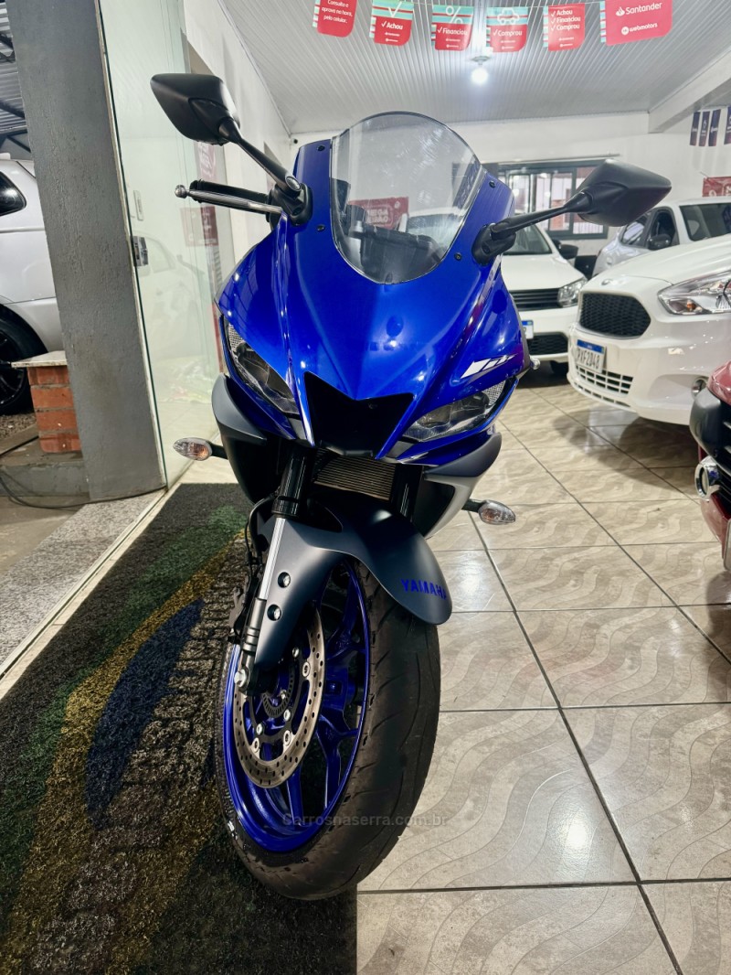 YZF R3 ABS - 2023 - LAGOA VERMELHA