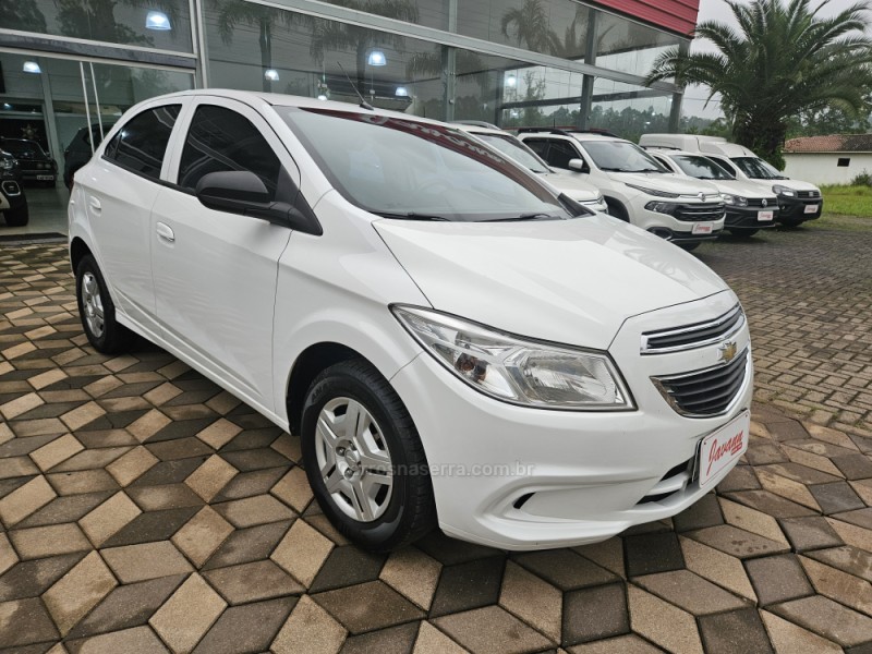 ONIX 1.0 MPFI LT 8V FLEX 4P MANUAL - 2016 - BOM PRINCíPIO