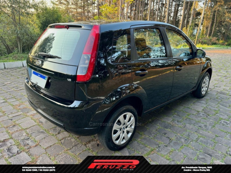 FIESTA 1.6 ROCAM SE 8V FLEX 4P MANUAL - 2014 - NOVA PRATA