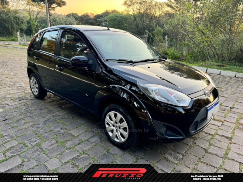 FIESTA 1.6 ROCAM SE 8V FLEX 4P MANUAL - 2014 - NOVA PRATA