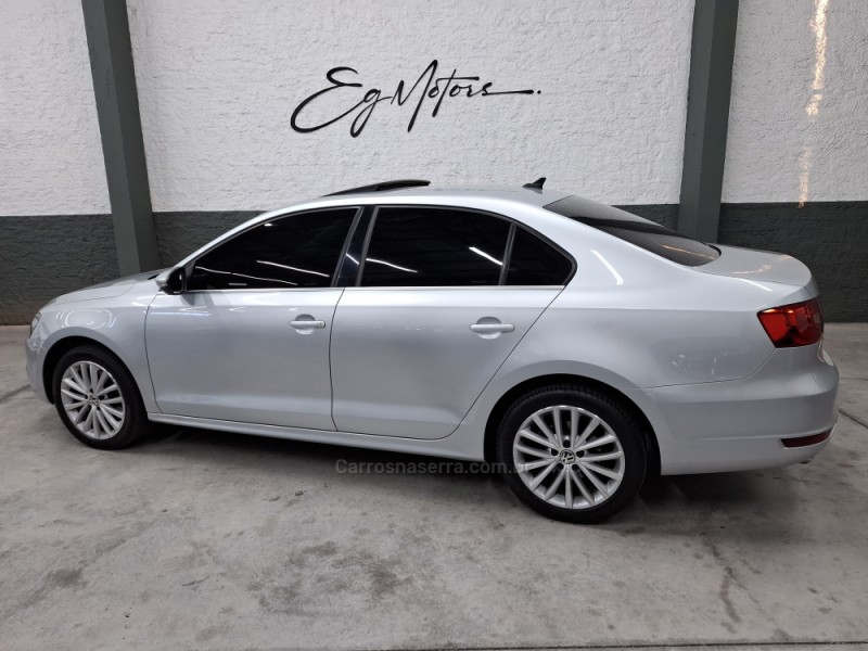 JETTA 2.0 TSI HIGHLINE 200CV GASOLINA 4P TIPTRONIC - 2013 - BENTO GONçALVES