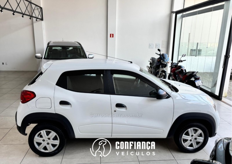 KWID 1.0 12V SCE FLEX LIFE MANUAL - 2020 - BENTO GONçALVES