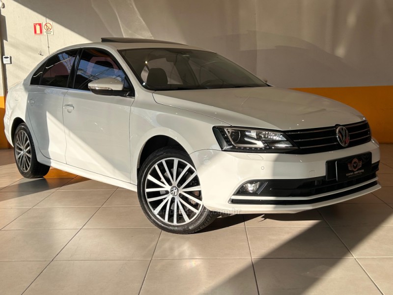 JETTA 2.0 TSI DSG HIGHLINE 200CV GASOLINA 4P AUTOMÁTICO - 2017 - SAPUCAIA DO SUL