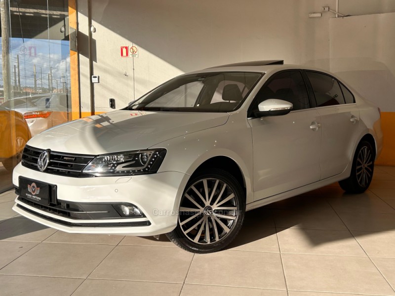 JETTA 2.0 TSI DSG HIGHLINE 200CV GASOLINA 4P AUTOMÁTICO - 2017 - SAPUCAIA DO SUL