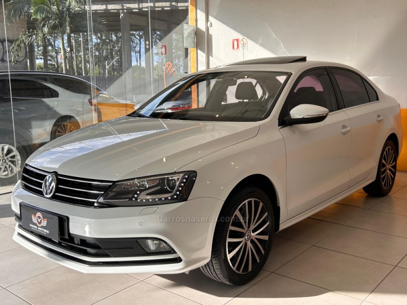 JETTA 2.0 TSI DSG HIGHLINE 200CV GASOLINA 4P AUTOMÁTICO - 2017 - SAPUCAIA DO SUL