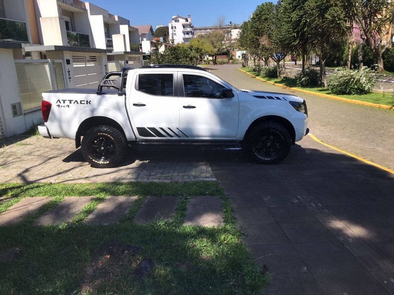 FRONTIER 2.5 SV ATTACK 4X4 CD TURBO ELETRONIC DIESEL 4P AUTOMÁTICO - 2023 - FARROUPILHA