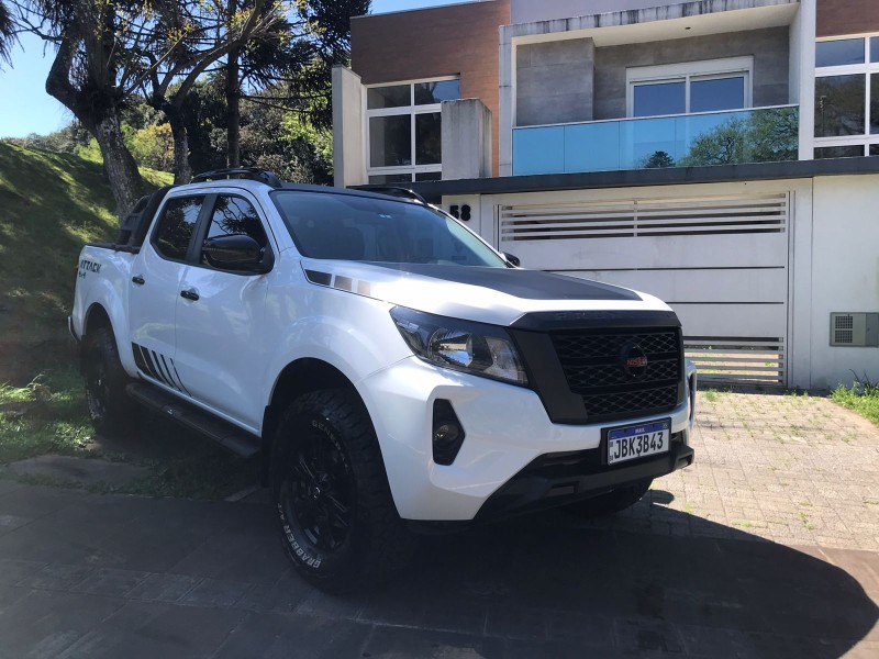 FRONTIER 2.5 SV ATTACK 4X4 CD TURBO ELETRONIC DIESEL 4P AUTOMÁTICO - 2023 - FARROUPILHA