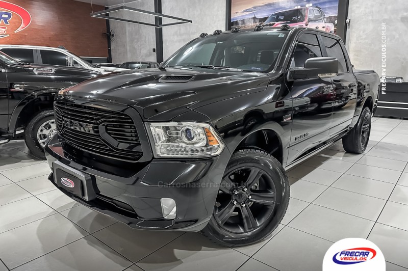 CLASSIC 5.7 V8 GASOLINA LARAMIE NIGHT EDITION CD 4X4 AUTOMÁTICO - 2022 - SARANDI