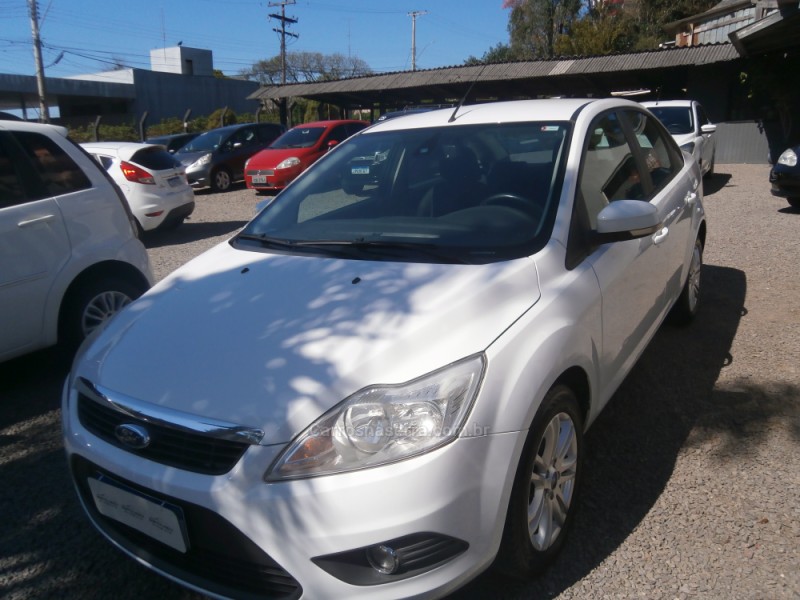 FOCUS 2.0 GLX SEDAN 16V FLEX 4P MANUAL - 2013 - FARROUPILHA