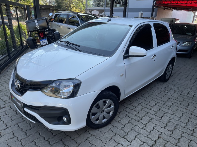 ETIOS 1.3 X 16V FLEX 4P MANUAL - 2020 - NOVA PETRóPOLIS