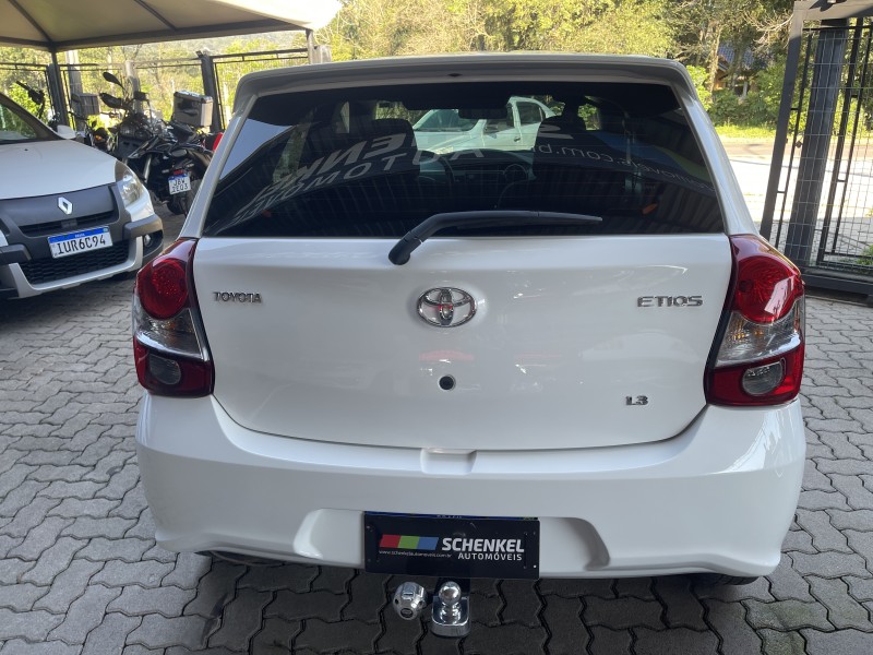 ETIOS 1.3 X 16V FLEX 4P MANUAL - 2020 - NOVA PETRóPOLIS