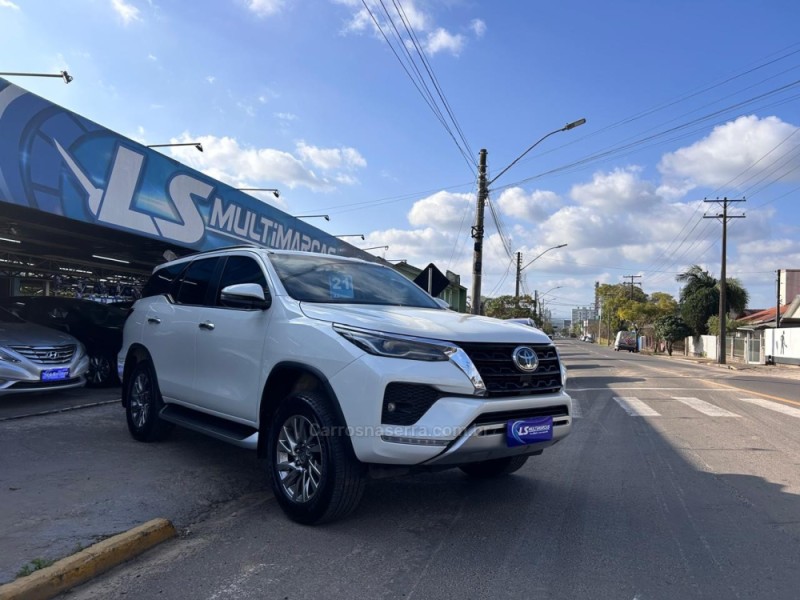 HILUX SW4 2.8 SRX 4X4 7 LUGARES 16V TURBO INTERCOOLER DIESEL 4P AUTOMÁTICO - 2021 - VENâNCIO AIRES