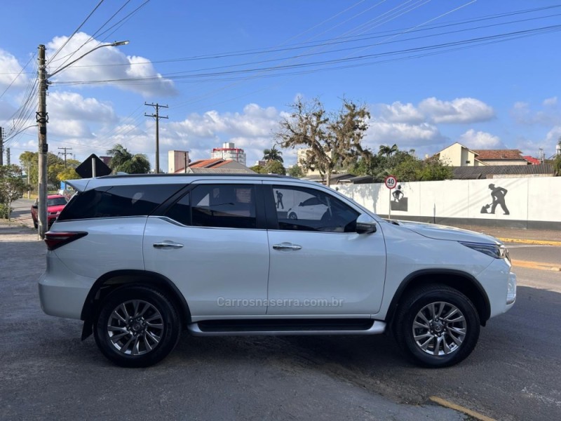 HILUX SW4 2.8 SRX 4X4 7 LUGARES 16V TURBO INTERCOOLER DIESEL 4P AUTOMÁTICO - 2021 - VENâNCIO AIRES